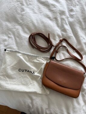 Cuyana Chestnut Brown Pebbled & Smooth Leather Crossbody